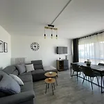 Superbe En Rez-de-jardin Avec Vue 아파트