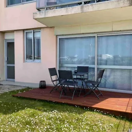 Superbe En Rez-de-jardin Avec Vue 아파트 칼라이스