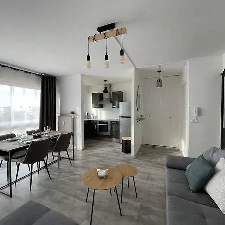 Apartman Superbe En Rez-de-jardin Avec Vue Calais